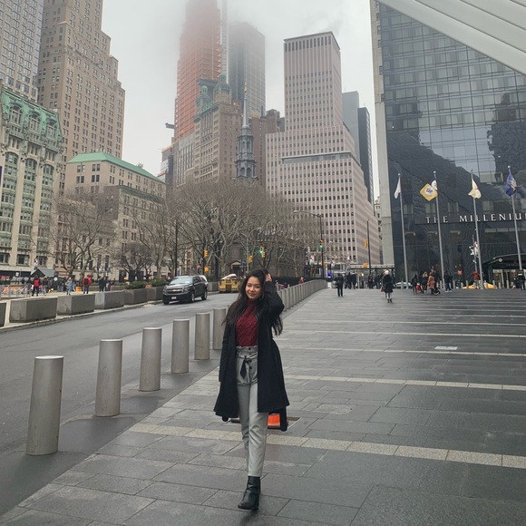 Meet your Posher, Lia - Picture 1 of 1